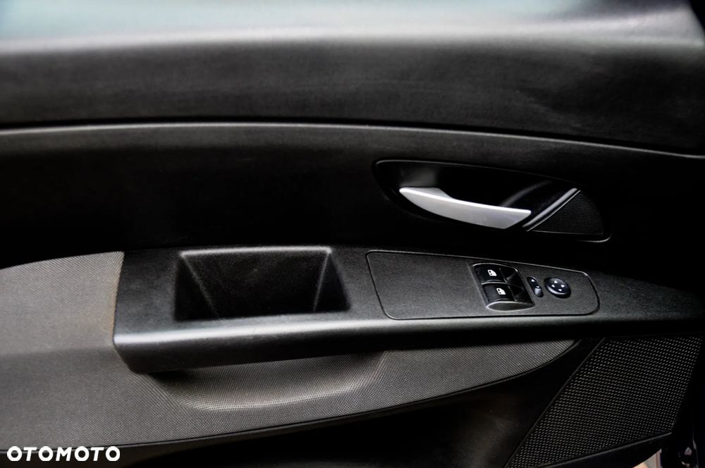 Fiat Linea 1.4 Active - 12