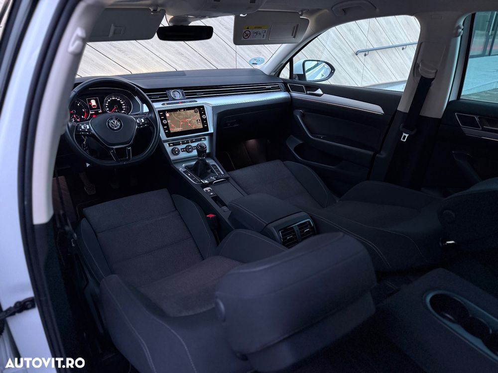 Volkswagen Passat 2.0 TDI (BlueMotion Technology) Comfortline - 21