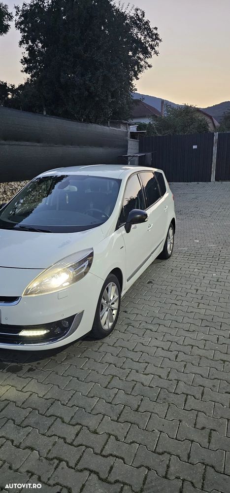 Renault Scenic - 1