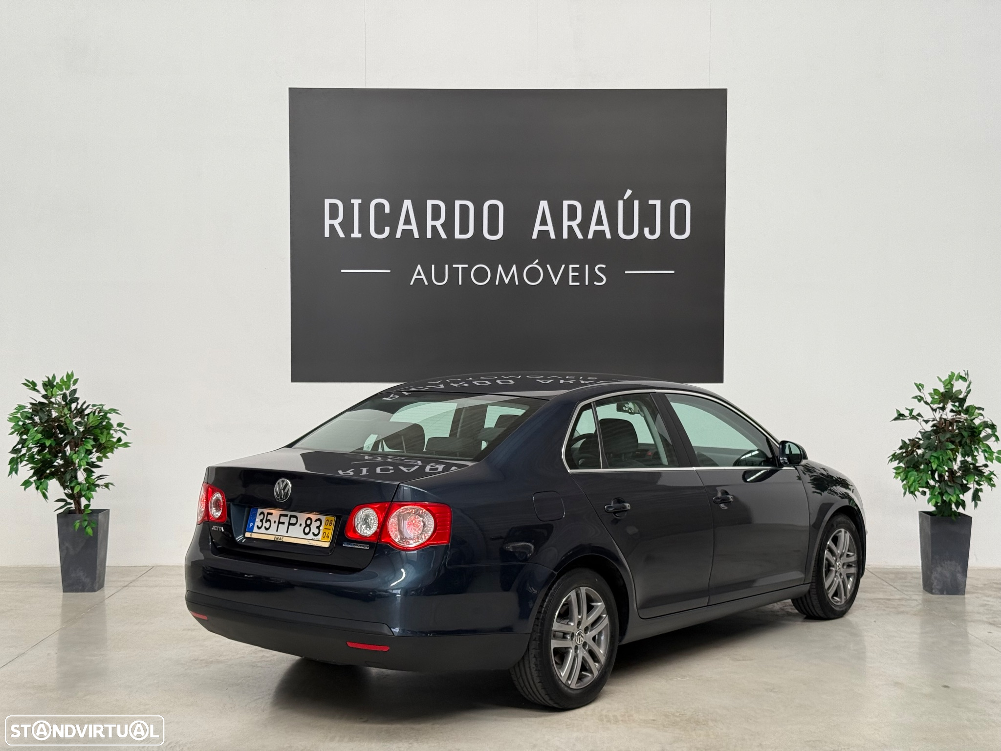 VW Jetta 1.9 TDi BlueM. Confortline - 4