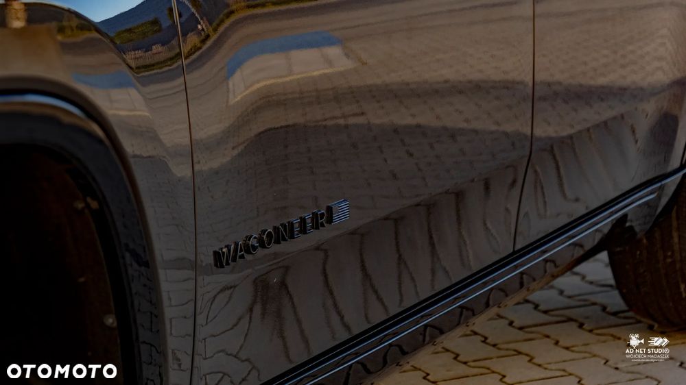 Jeep Wagoneer - 8