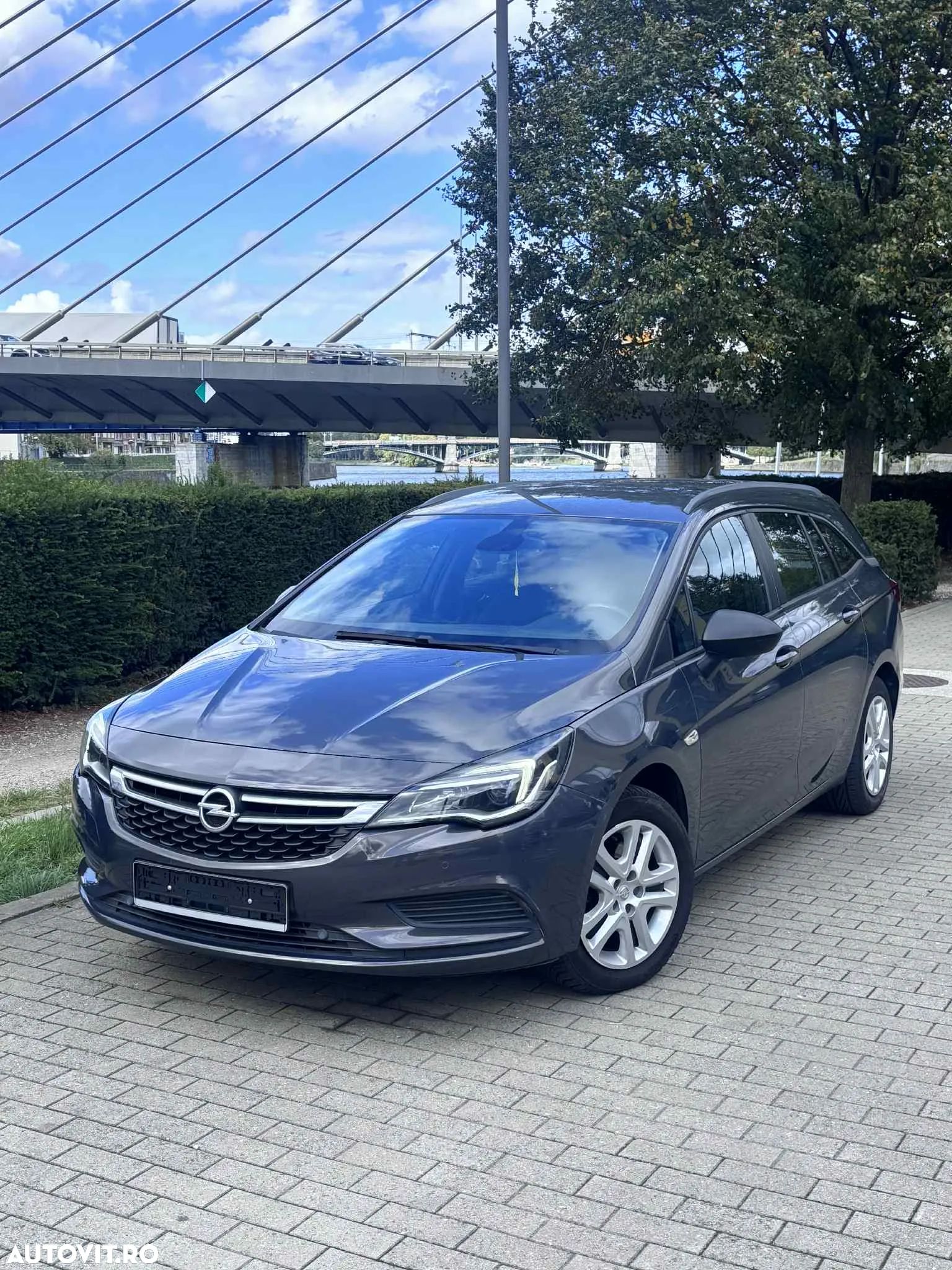 Opel Astra 1.6 CDTI DPF ecoFLEX Sports TourerStart/Stop Edition - 1