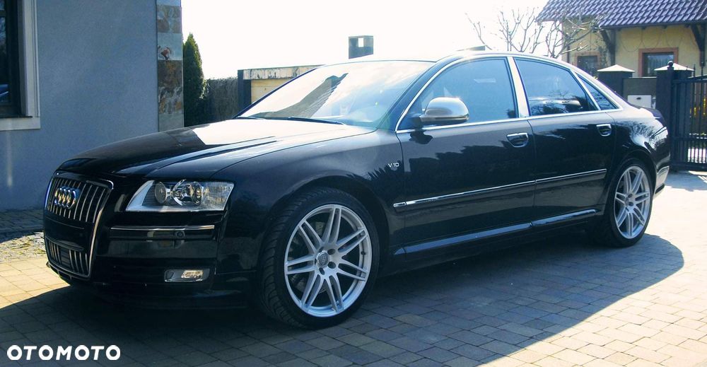 Audi A8 - 30