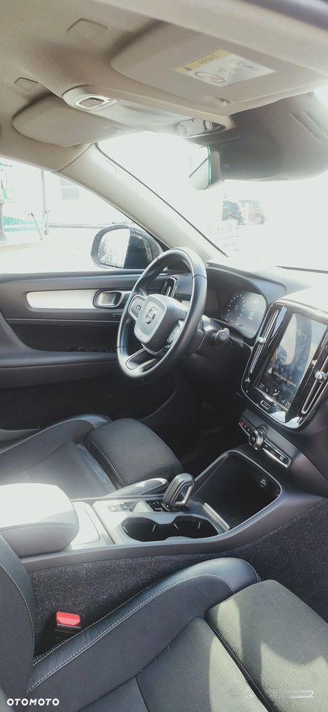 Volvo XC 40 T3 Momentum Pro - 19