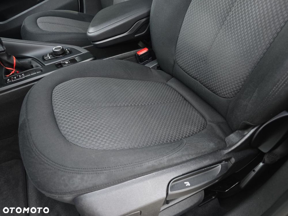 BMW X1 sDrive16d Advantage - 12