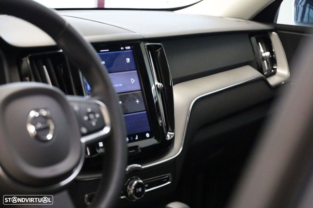 Volvo XC 60 2.0 T6 PHEV Core AWD - 17