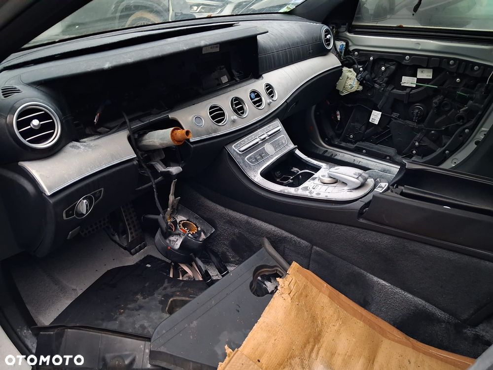 Mercedes-Benz Klasa E 220 d Business Edition 9G-TRONIC - 15