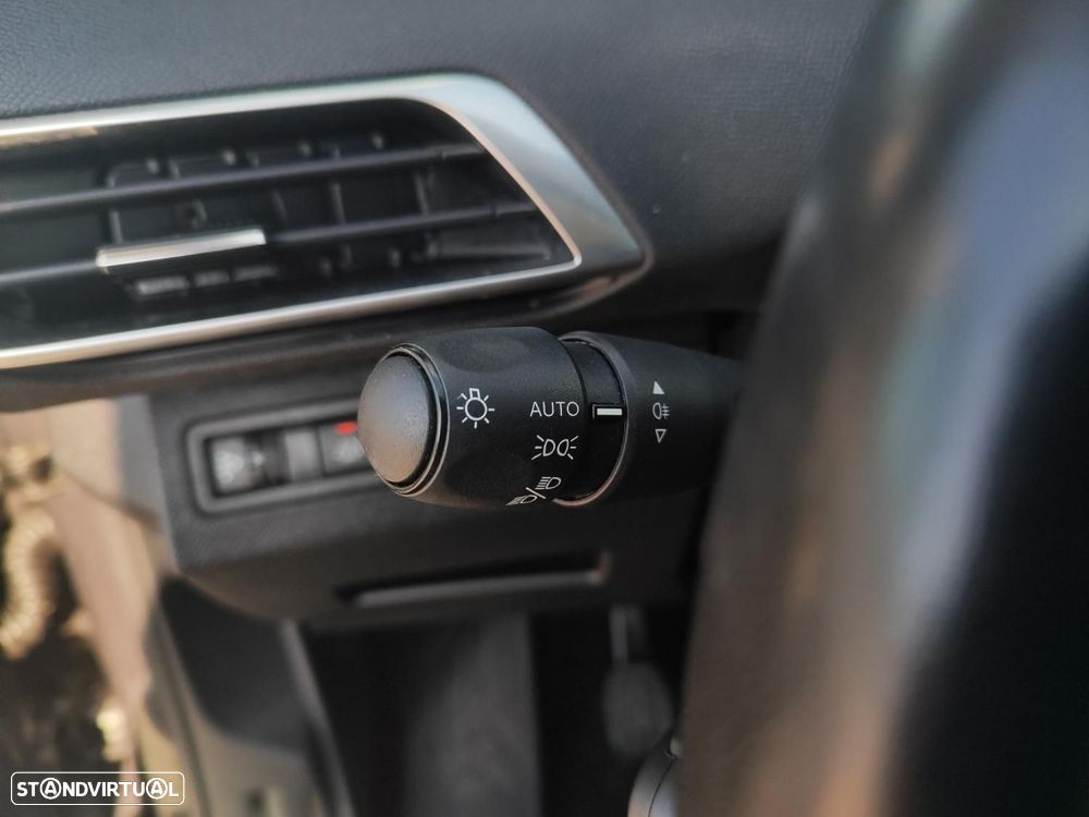 Peugeot 3008 1.5 BlueHDi Active Pack - 23