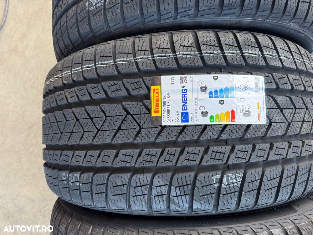 Vând set anvelope 275/40/21-315/35/21 Pirelli de iarnă cu runflat BMW - 5