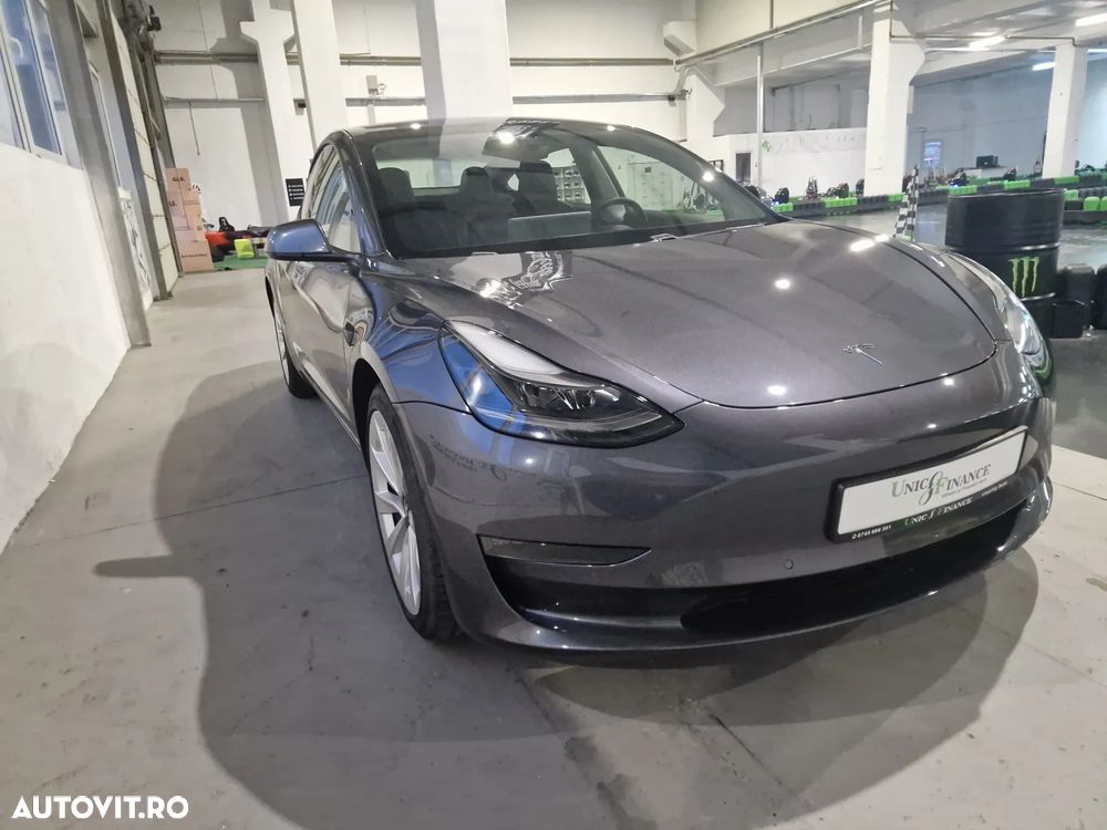 Tesla Model 3 - 9