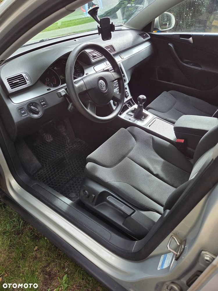 Volkswagen Passat 2.0 TDI Comfortline - 16