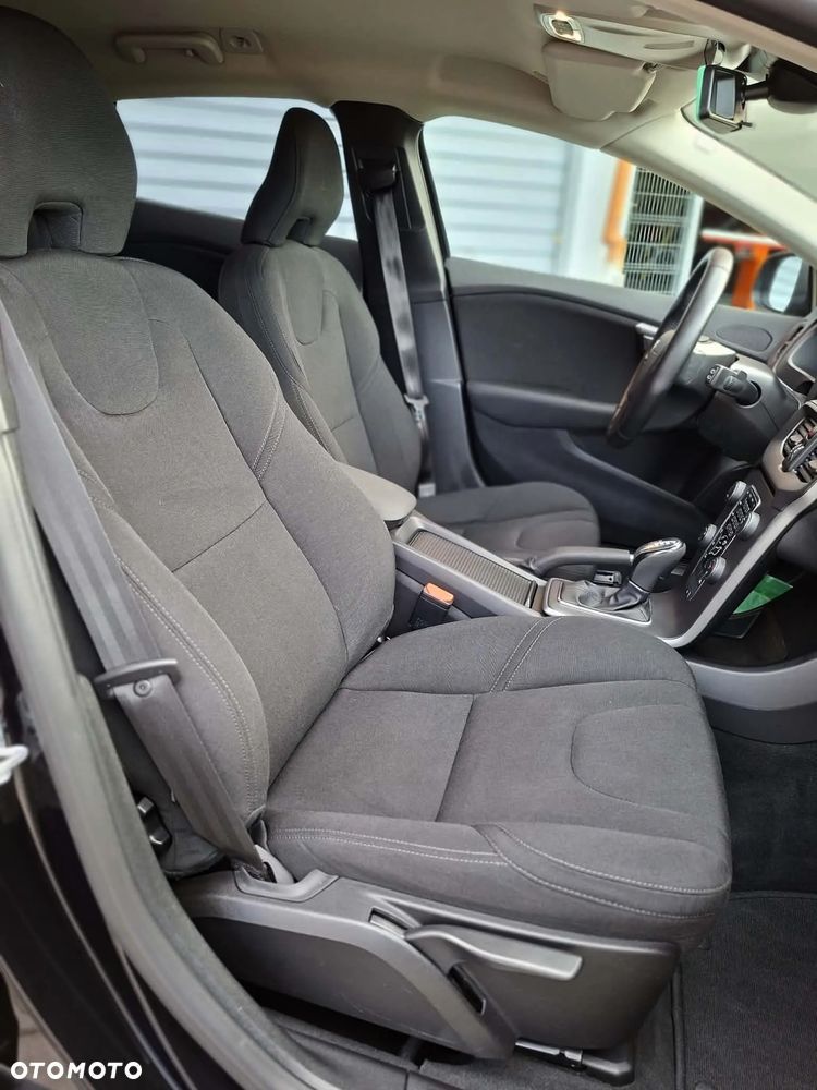 Volvo V40 Cross Country - 8