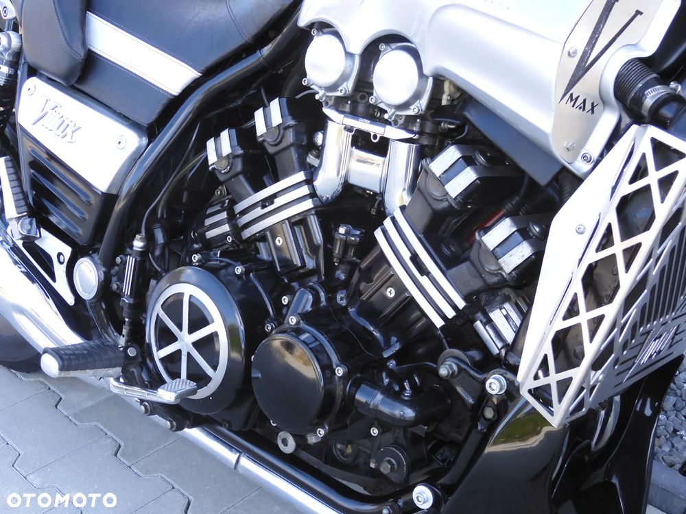 Yamaha V-MAX - 21