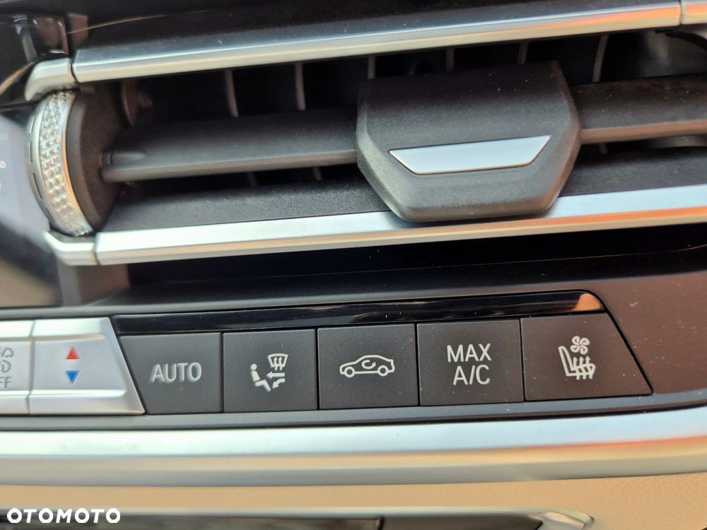 BMW X5 M50i - 36