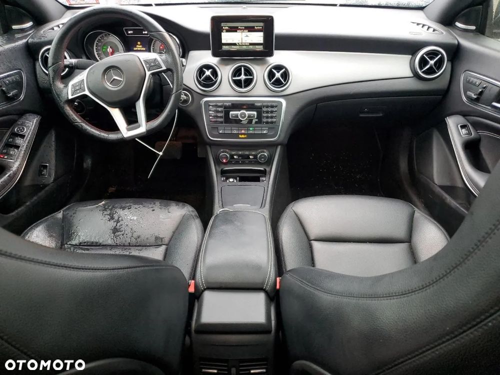Mercedes-Benz CLA 250 4-Matic AMG Line - 9