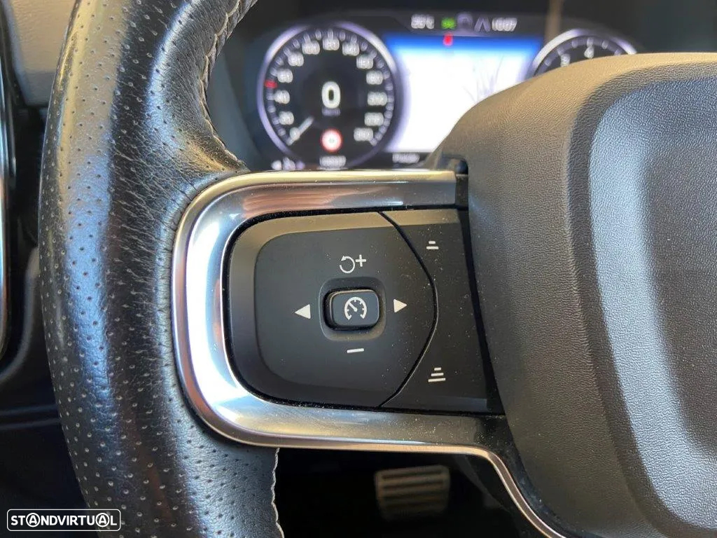 Volvo XC 40 2.0 T4 R-Design - 26
