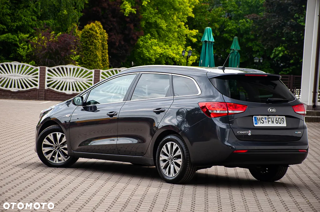 Kia Ceed 1.6 CRDi Platinum Edition - 16