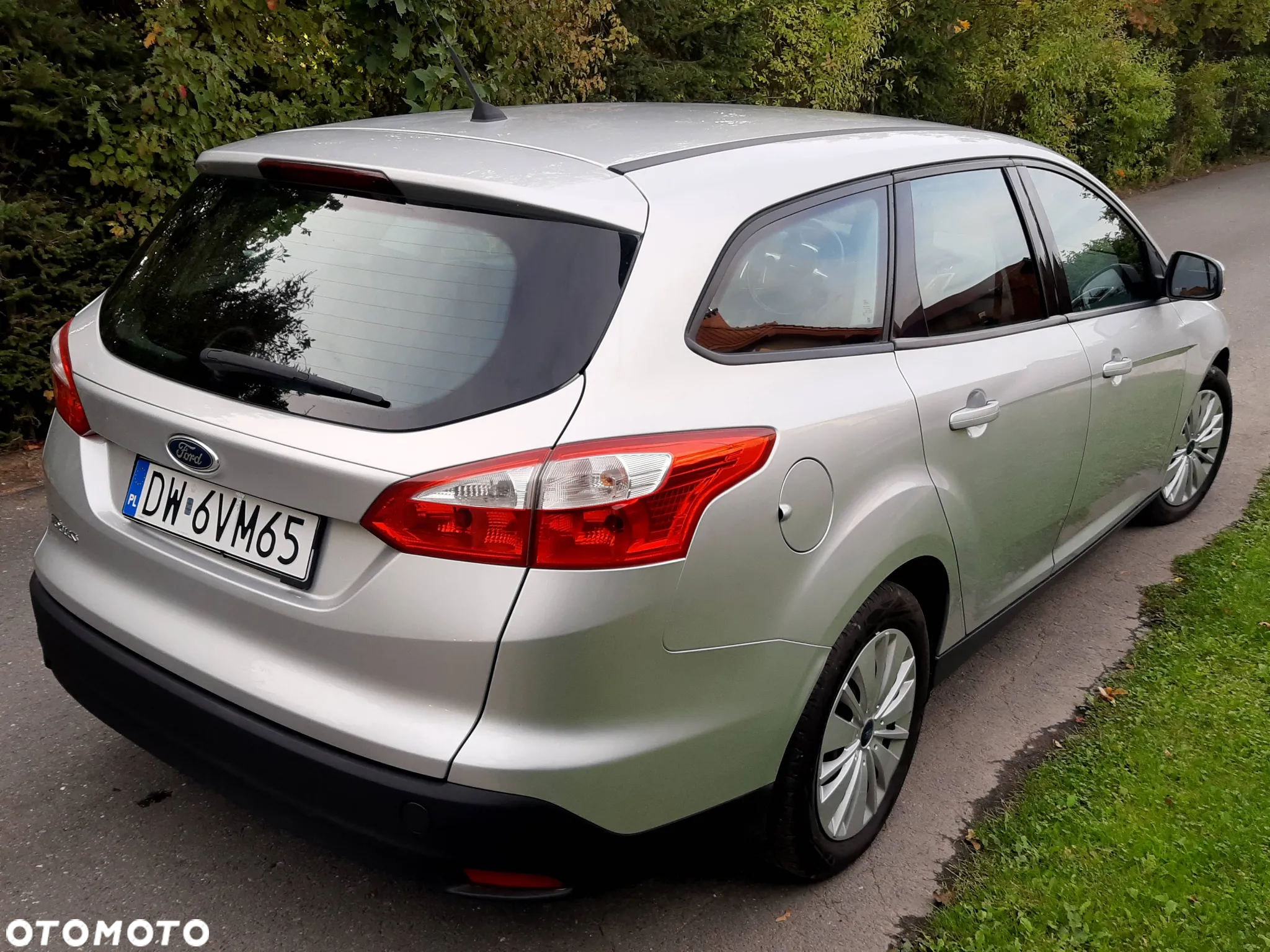 Ford Focus Turnier 1.0 EcoBoost Start-Stopp-System TREND - 2