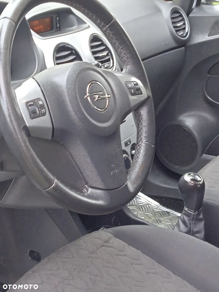 Opel Corsa 1.2 16V Cosmo - 12