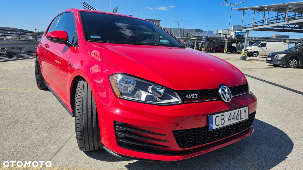 Volkswagen Golf - 18