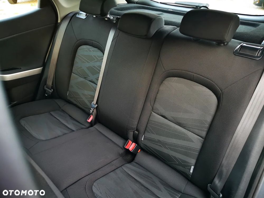 Kia Ceed - 14
