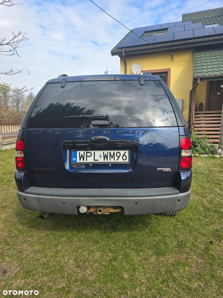 Ford Explorer - 5