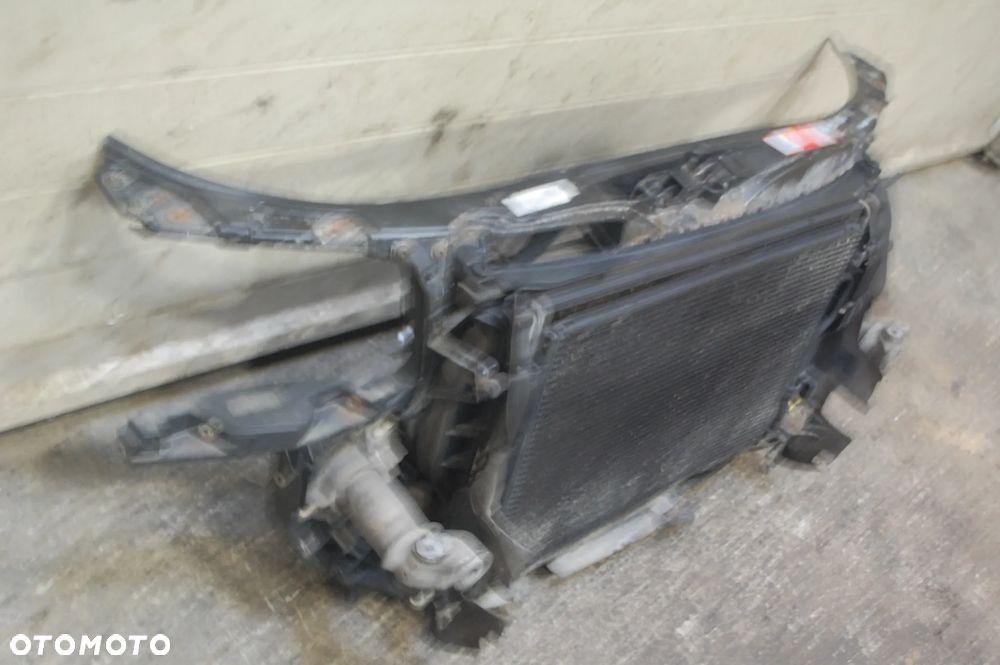 PAS PRZEDNI KOMPLETNY AUDI A4 B6 1.6 2.0 - 3