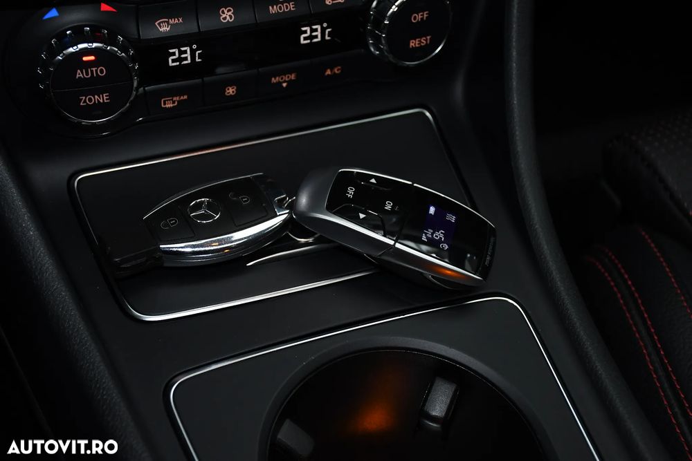 Mercedes-Benz A 220 d 4Matic 7G-DCT AMG Line - 28