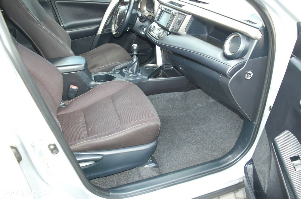Toyota RAV4 - 7