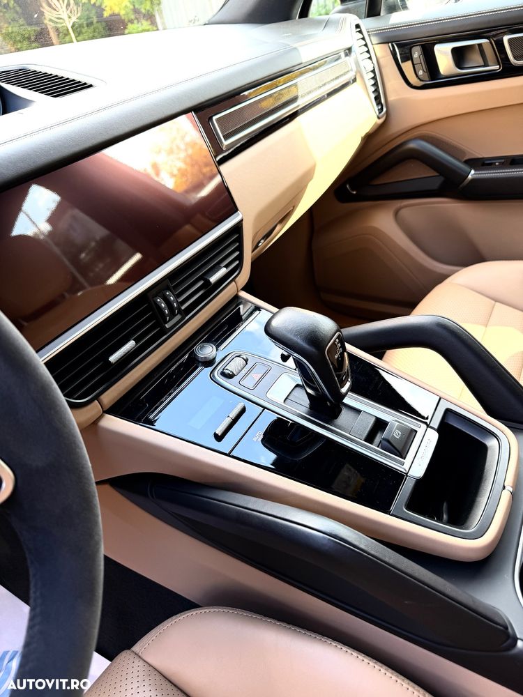 Porsche Cayenne Standard - 9