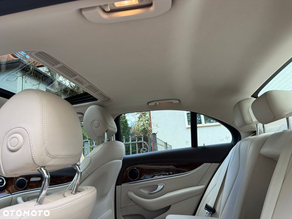 Mercedes-Benz Klasa E 220 d 4-Matic Business Edition 9G-TRONIC - 6