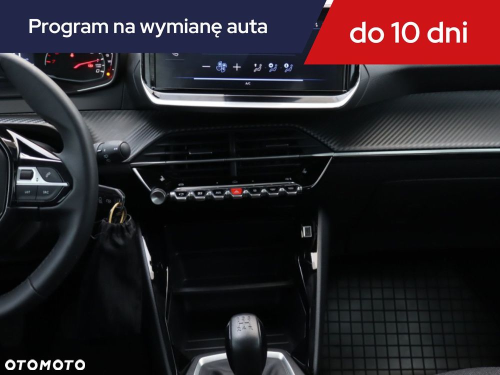 Peugeot 208 - 14