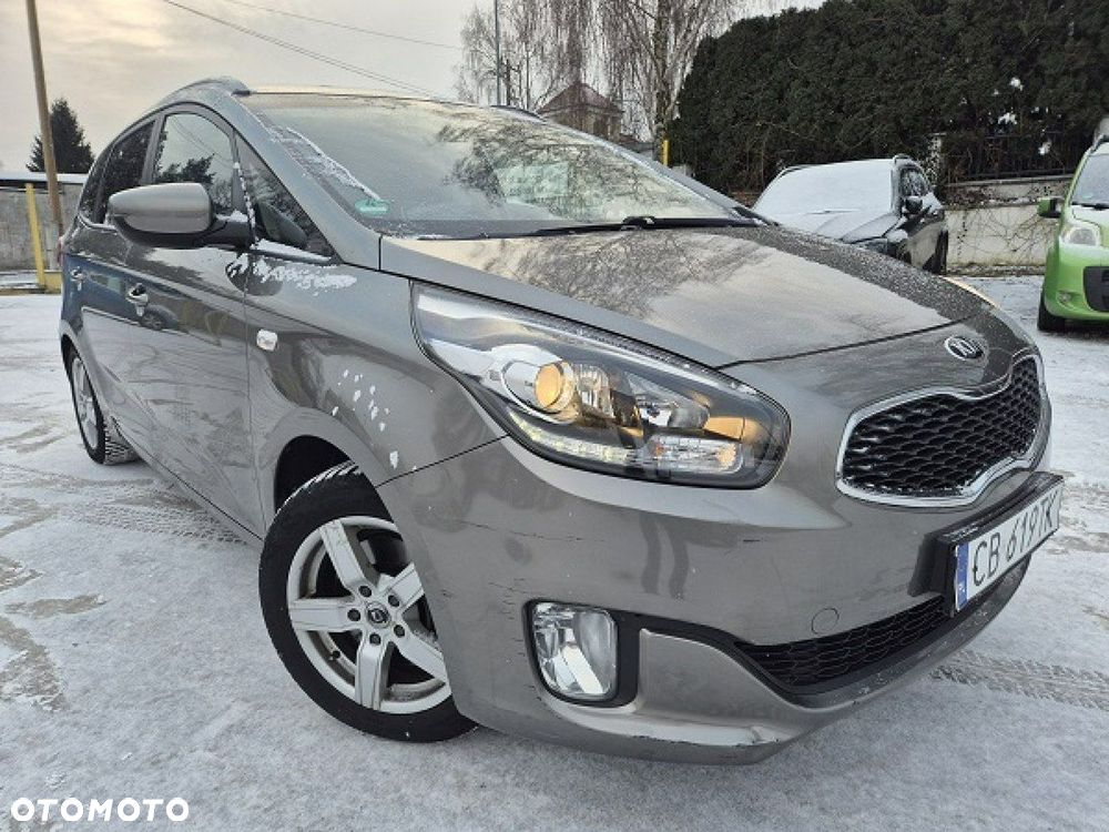 Kia Carens - 5