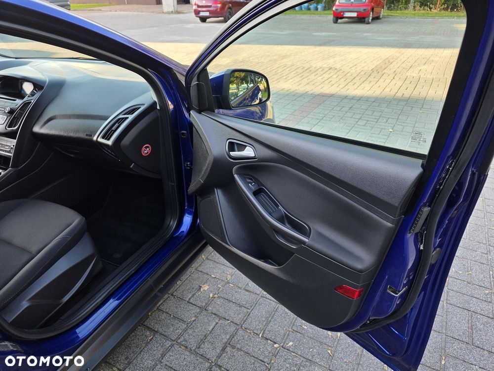Ford Focus 1.0 EcoBoost Trend - 17