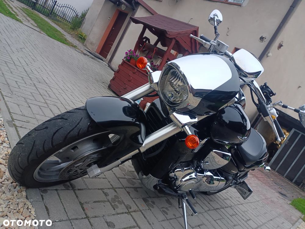 Suzuki Intruder - 6