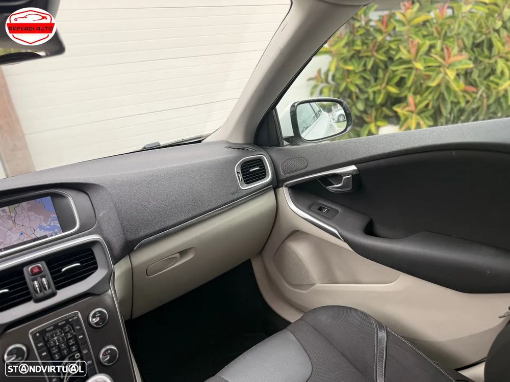 Volvo V40 D2 Momentum - 13