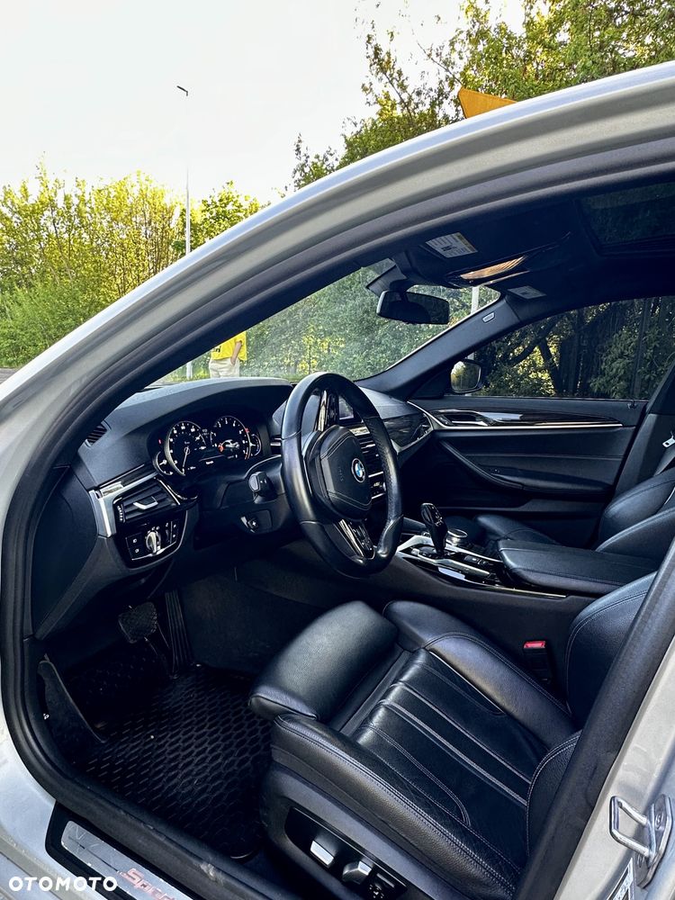 BMW Seria 5 530i xDrive Sport Line sport - 8