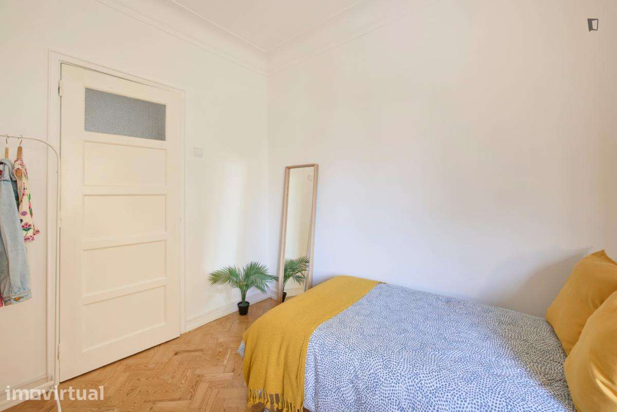 Quarto - localizado em Roma-Areeiro Lisbon - Grande imagem: 2/24