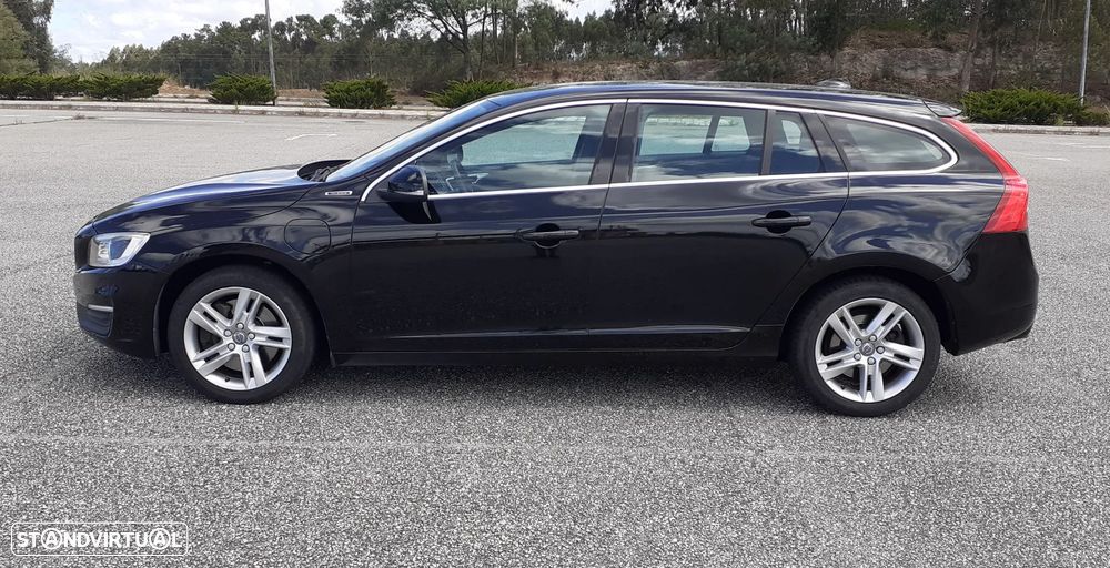 Volvo V60 2.4 D6 Momentum AWD Phev - 1