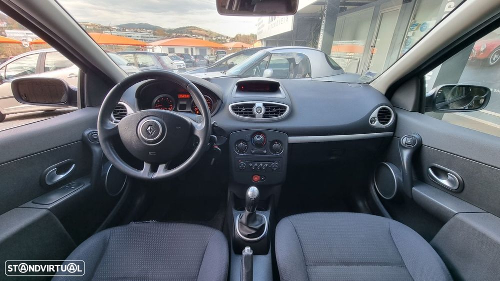 Renault Clio 1.2 16V Confort - 13