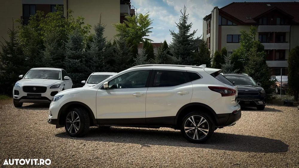 Nissan Qashqai 1.7 dCi Xtronic ALL-MODE 4x4i TEKNA - 8