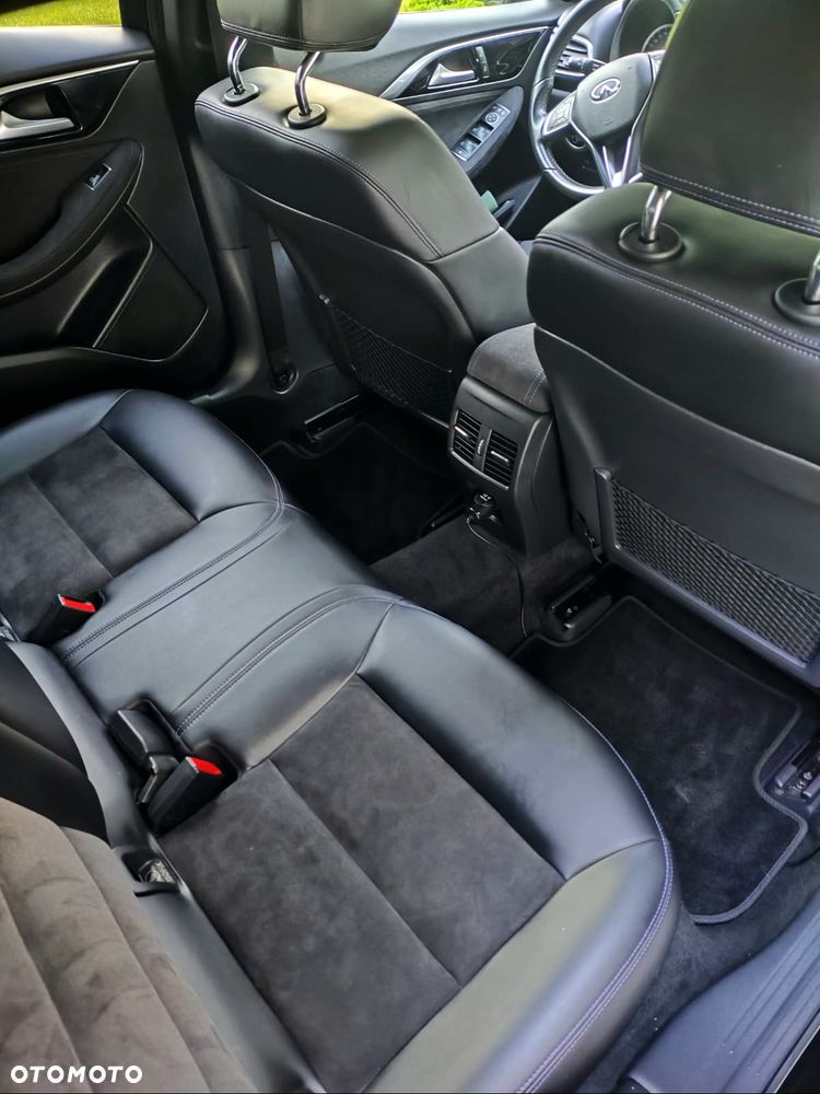 Infiniti Q30 1.5d Premium City Black - 26