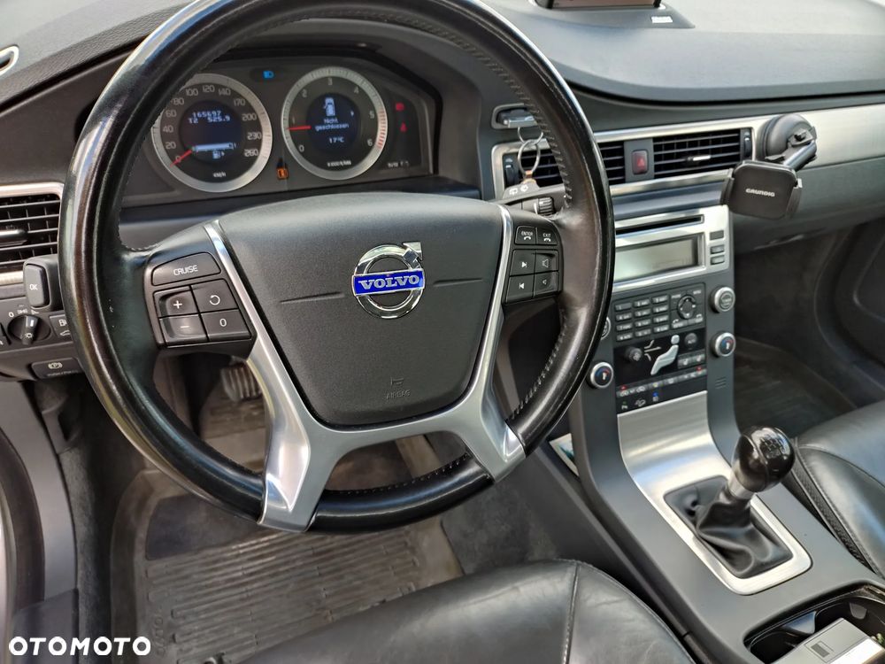 Volvo XC 70 D5 AWD Momentum - 22