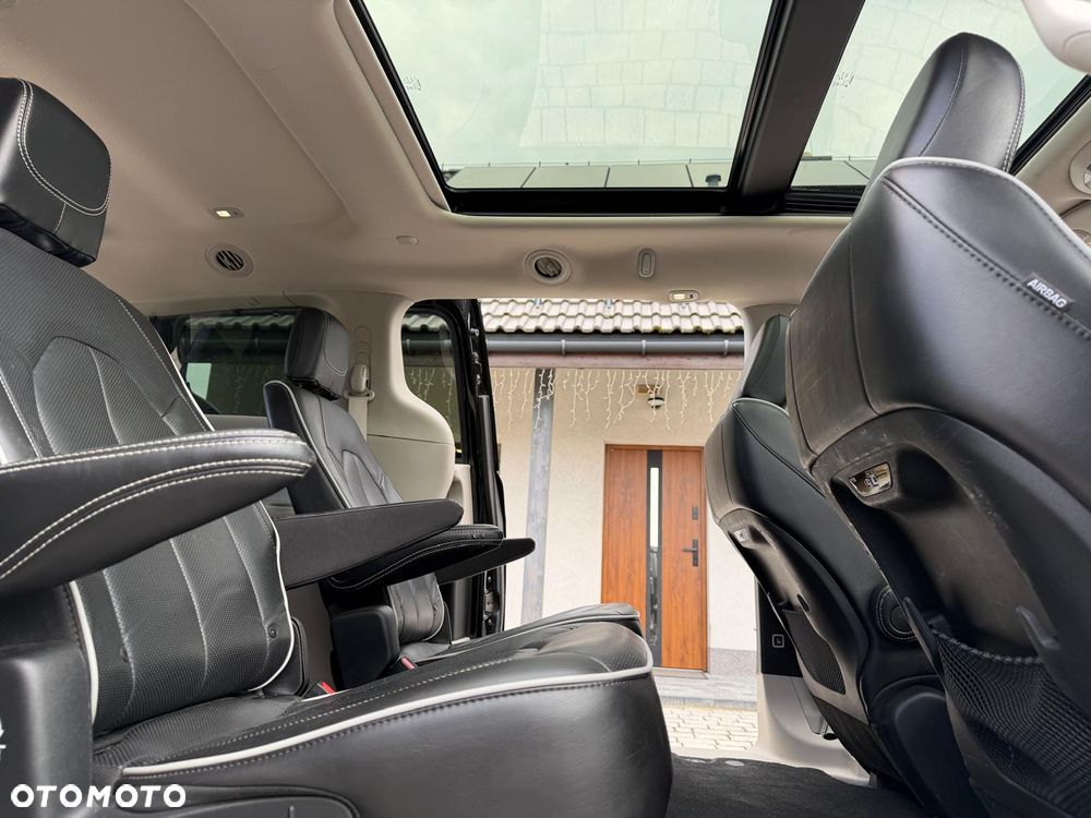 Chrysler Pacifica - 30
