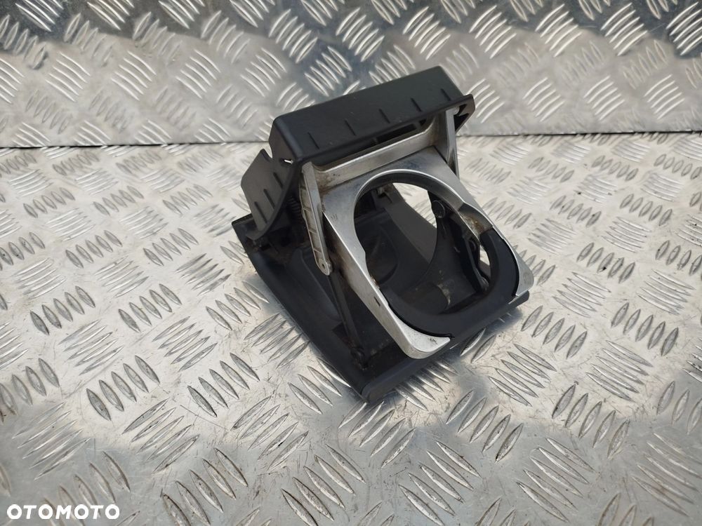 UCHWYT NA KUBEK SCANIA - 3