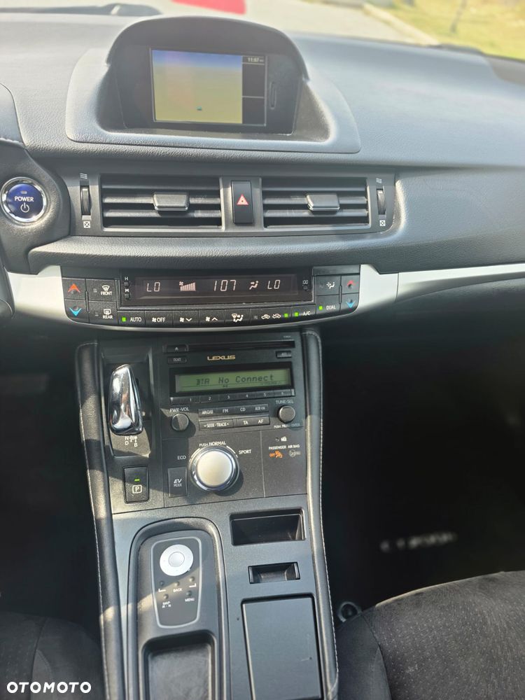 Lexus CT - 16