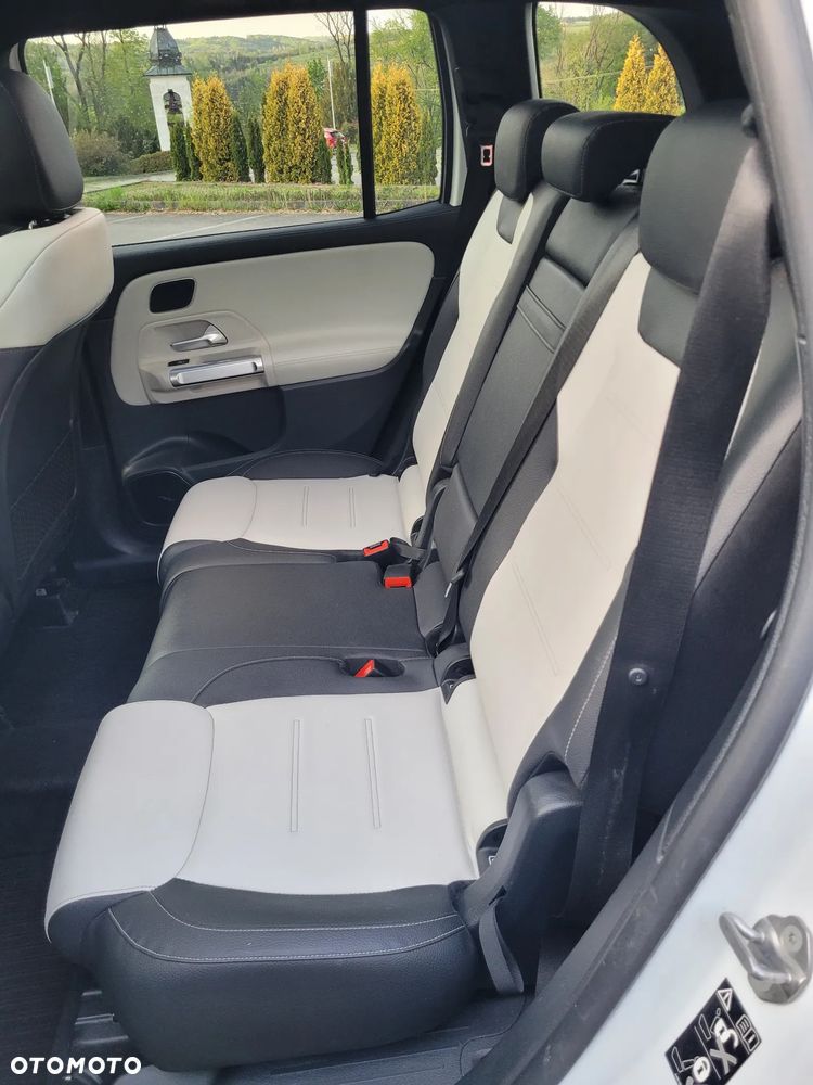 Mercedes-Benz GLB 250 4-Matic AMG Line 8G-DCT - 19