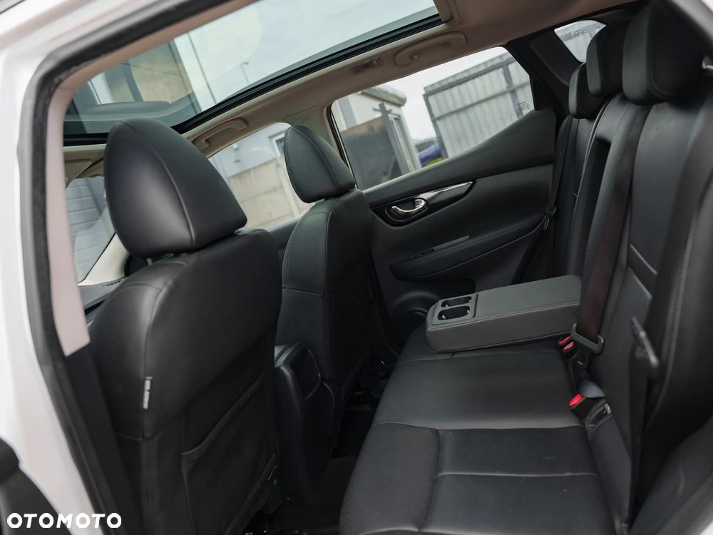 Nissan Qashqai 1.6 dCi Xtronic TEKNA+ - 15