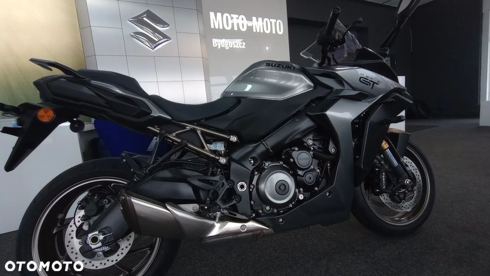 Suzuki GSX - 2
