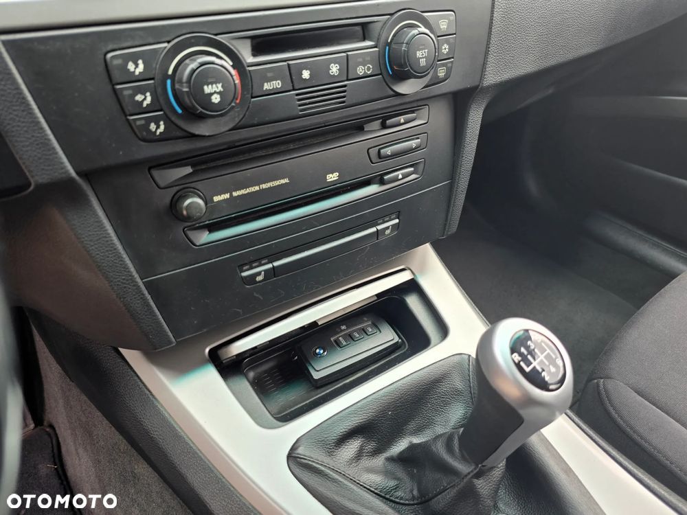 BMW Seria 3 320i - 11